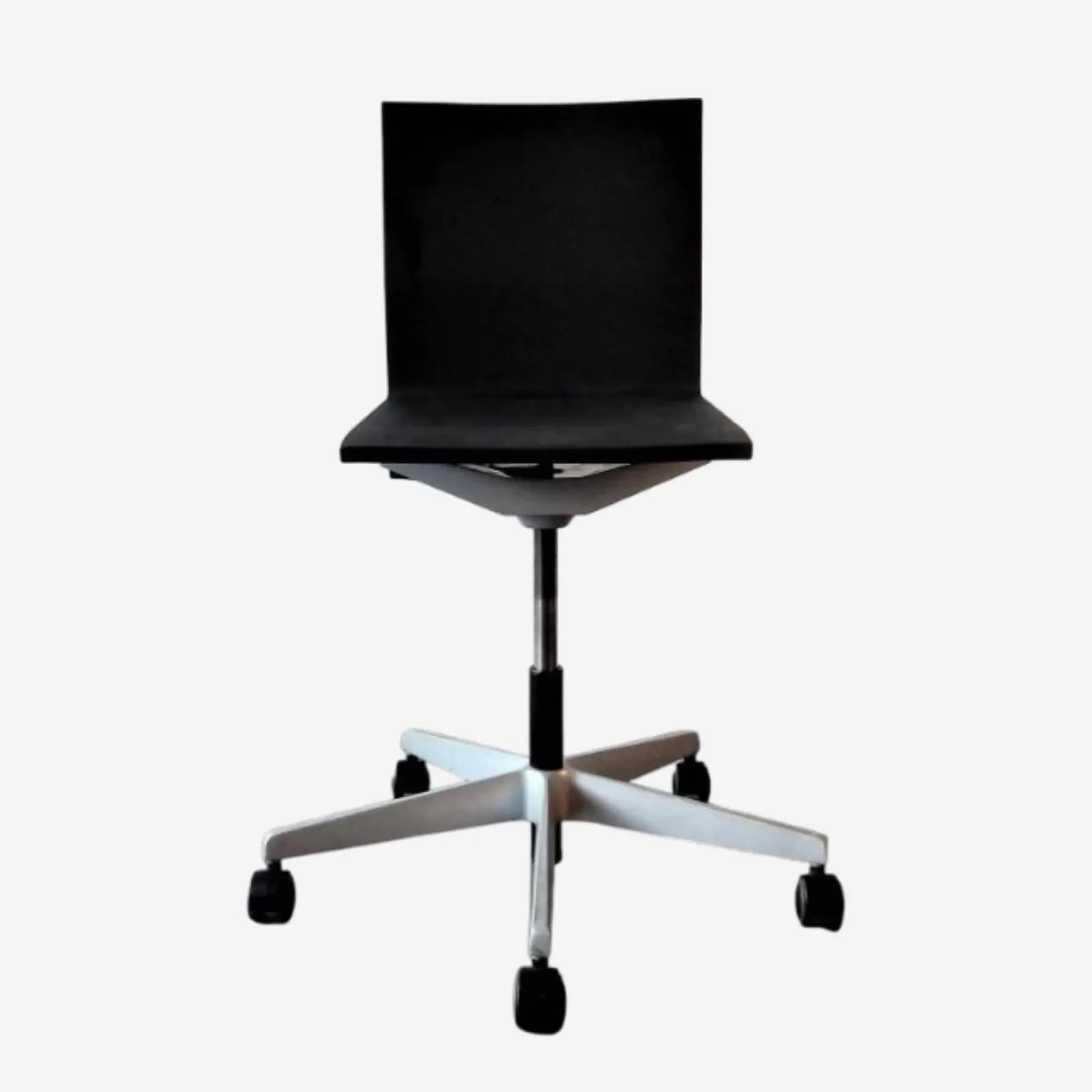 Karrige Vitra 04 – foto 2